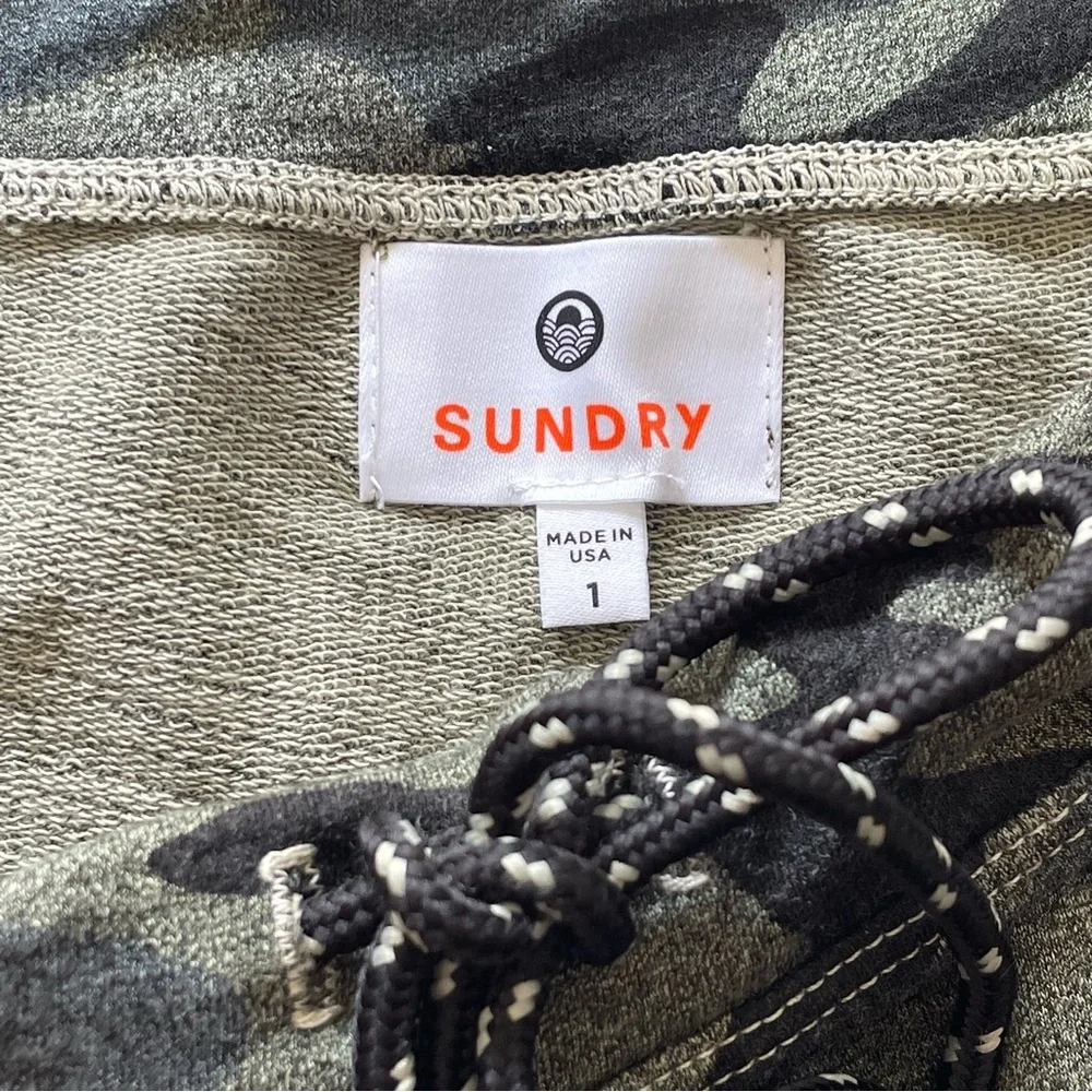 Sundry - Picture 3 of 4